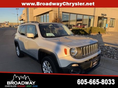 Used 2016 Jeep Renegade Latitude w/ Cold Weather Group image 1