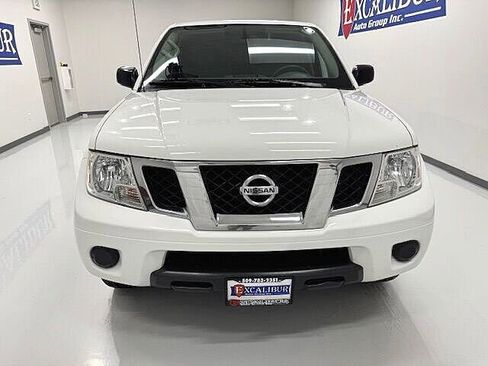 Used 2019 Nissan Frontier SV image 6