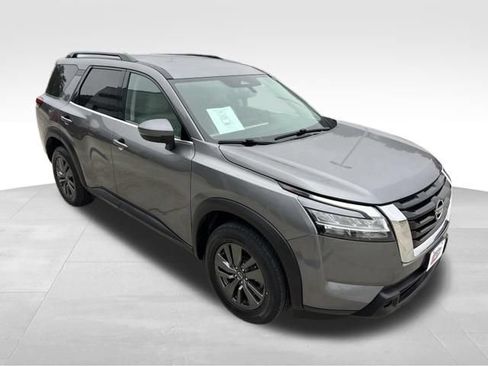 Used 2022 Nissan Pathfinder SV w/ Cargo Package AWD/4WD image 3