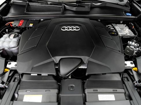 Certified 2024 Audi Q8 Premium Plus w/ Premium Plus Package AWD/4WD image 29