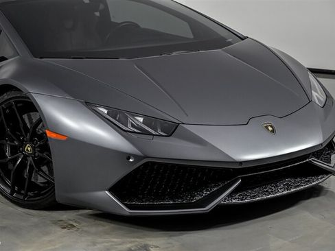 Used 2016 Lamborghini Huracan LP 610-4 AWD/4WD image 2