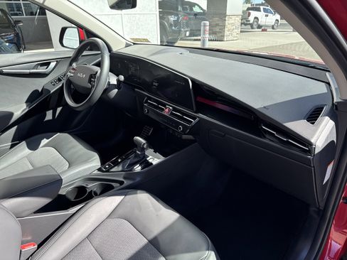 Used 2024 Kia Niro EX Touring FWD image 15