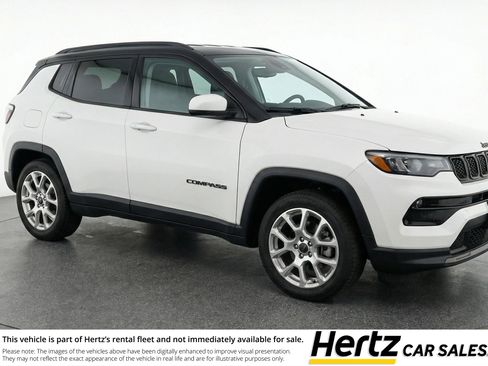 Used 2025 Jeep Compass Limited image 1