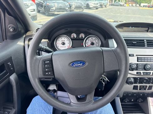 Used 2010 Ford Focus SE FWD image 35
