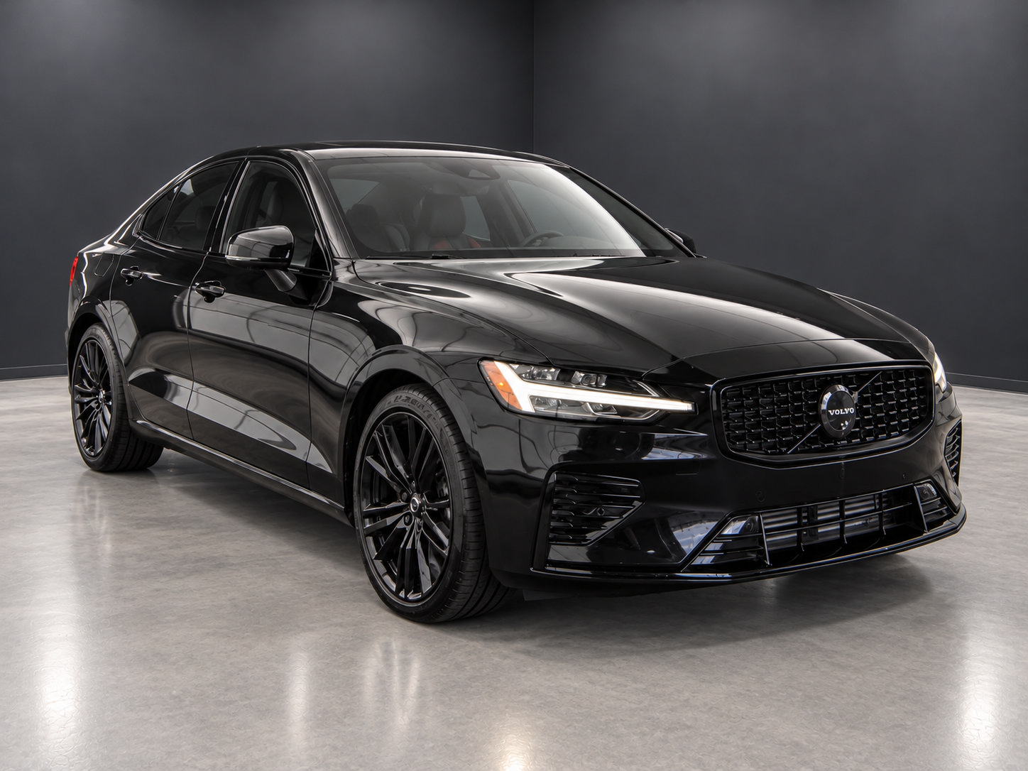 Used 2024 Volvo S60 T8 Plus AWD/4WD image 2