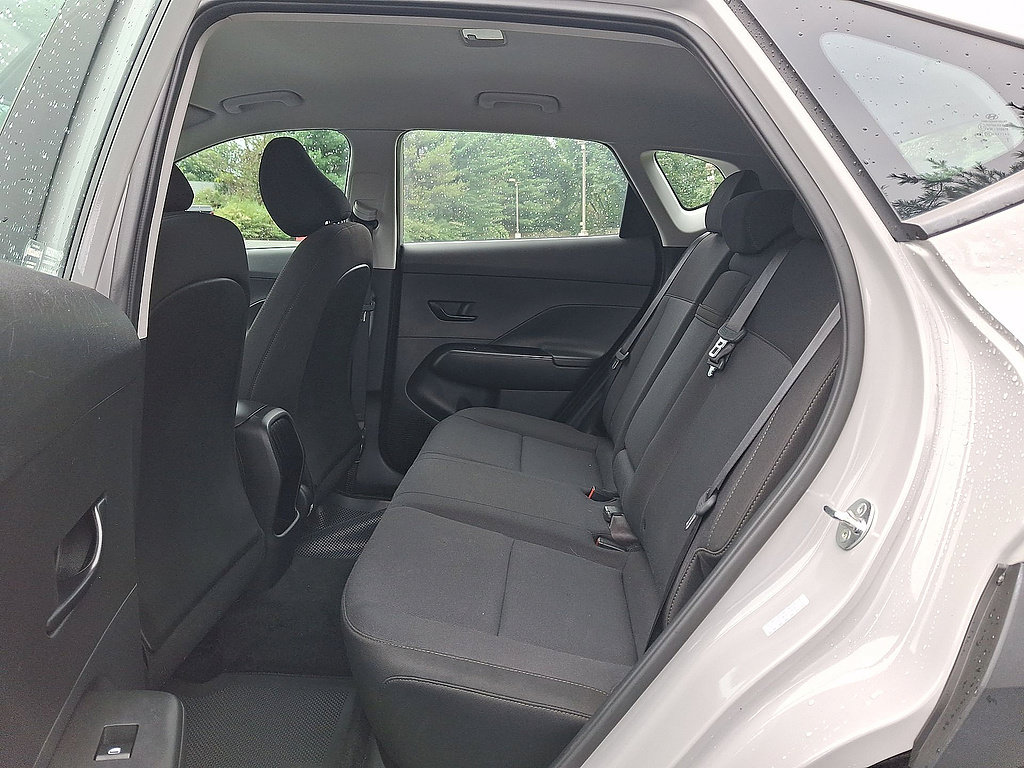 Used 2024 Hyundai Kona SE AWD/4WD image 13