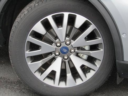 Certified 2021 Ford Escape Titanium image 5