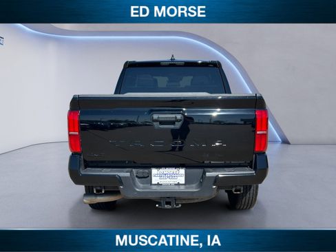 Used 2024 Toyota Tacoma TRD Off-Road AWD/4WD image 4