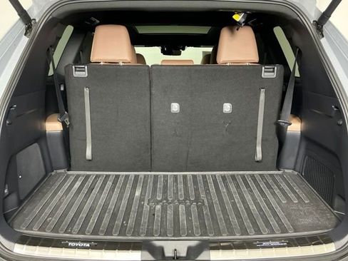 Used 2026 Toyota Grand Highlander AWD Hybrid image 26
