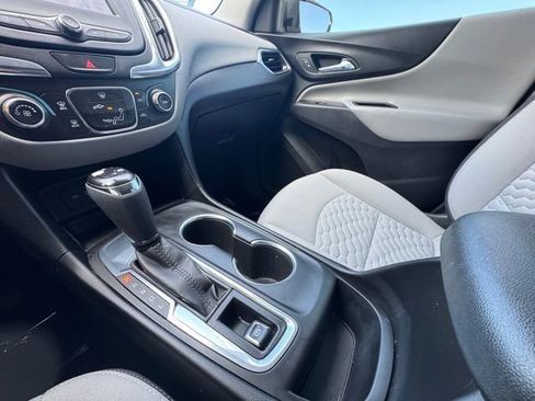 Used 2021 Chevrolet Equinox LS w/ LS Convenience Package image 10