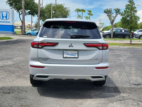 Used 2024 Mitsubishi Outlander SE AWD/4WD image 6