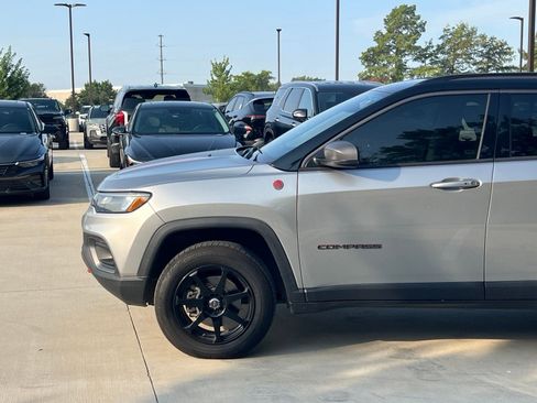 Used 2022 Jeep Compass Trailhawk w/ Trailhawk Convenience Group AWD/4WD image 7
