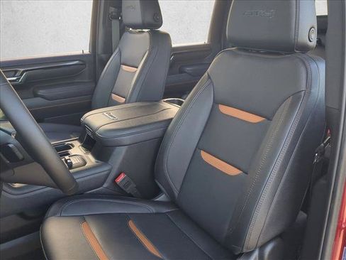 Used 2025 GMC Sierra 2500 AT4 w/ AT4 Premium Plus Package AWD/4WD image 17