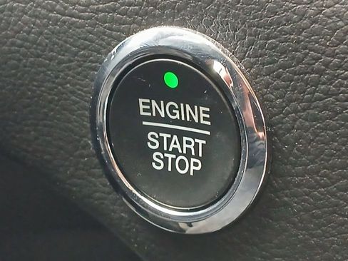 Used 2022 Ford Edge SEL image 18