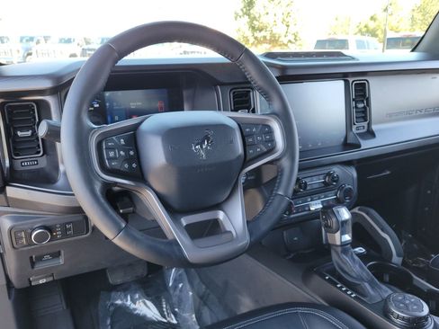 Used 2021 Ford Bronco First Edition AWD/4WD image 9