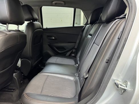 Used 2018 Chevrolet Trax LT w/ LT Convenience Package image 15