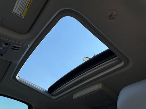 Used 2012 GMC Yukon 4WD Hybrid image 30