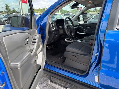 Certified 2024 Nissan Frontier SV w/ SV Convenience Package RWD image 11