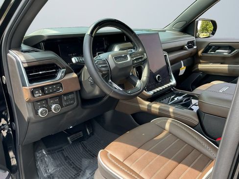 Used 2026 GMC Yukon Denali Ultimate AWD/4WD image 11