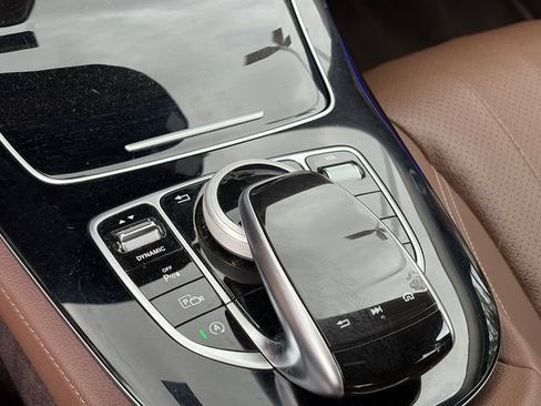 Used 2017 Mercedes-Benz E 300 4MATIC image 21