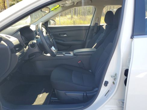 Used 2025 Nissan Sentra SV image 15