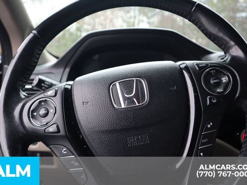 Used 2018 Honda Pilot Touring image 32