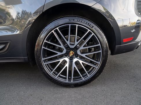 Certified 2026 Porsche Macan AWD/4WD image 25