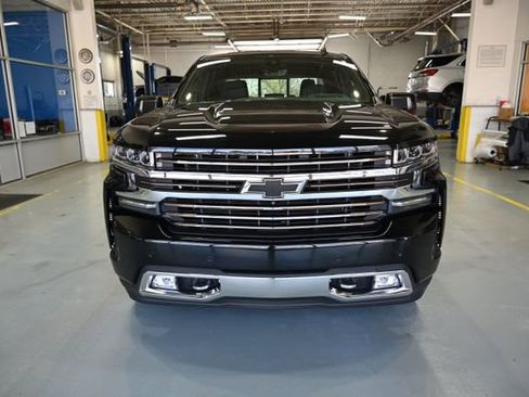 Used 2021 Chevrolet Silverado 1500 High Country w/ Technology Package image 2