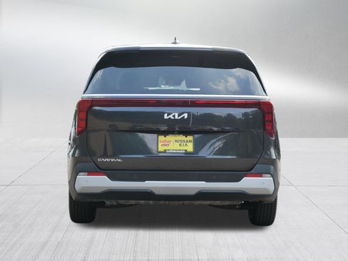 Certified 2026 Kia Carnival FWD image 6