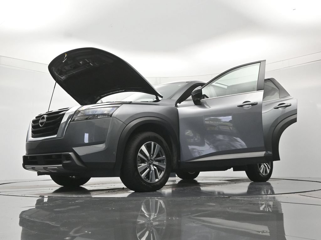 Used 2025 Nissan Pathfinder SL AWD/4WD image 49
