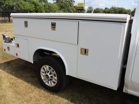 Used 2024 Chevrolet Silverado 2500 LT AWD/4WD image 10