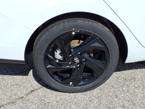 New 2026 Hyundai Elantra Sport FWD image 5