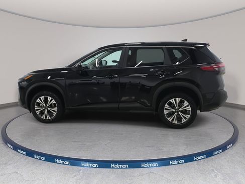 Used 2023 Nissan Rogue SV image 9