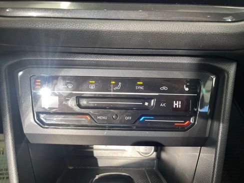 Certified 2024 Volkswagen Tiguan SE R-Line image 18