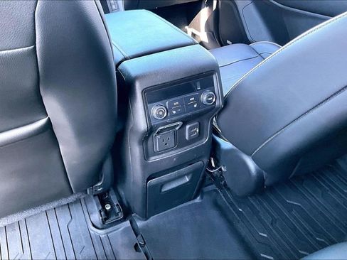 Used 2019 GMC Acadia Denali w/ Technology Package FWD image 34