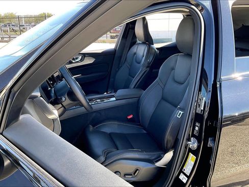 Used 2026 Volvo XC60 B5 Ultra w/ Protection Package Premier image 8