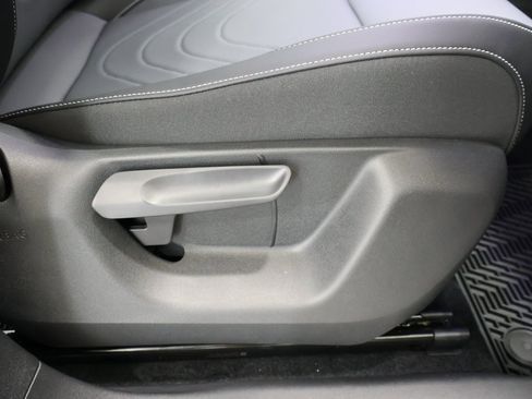 New 2025 Volkswagen Tiguan SE image 22