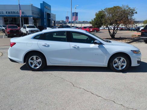 Used 2024 Chevrolet Malibu LT image 9