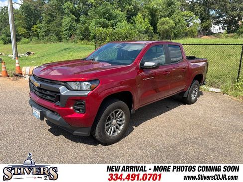 Used 2023 Chevrolet Colorado LT w/ LT Convenience Package AWD/4WD image 5