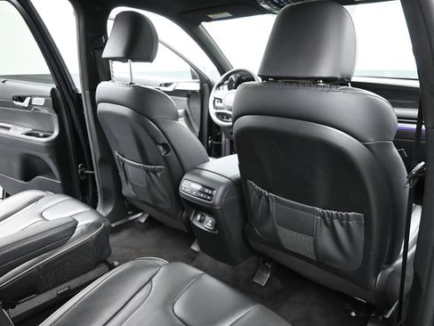 Used 2024 Hyundai Palisade Calligraphy image 12