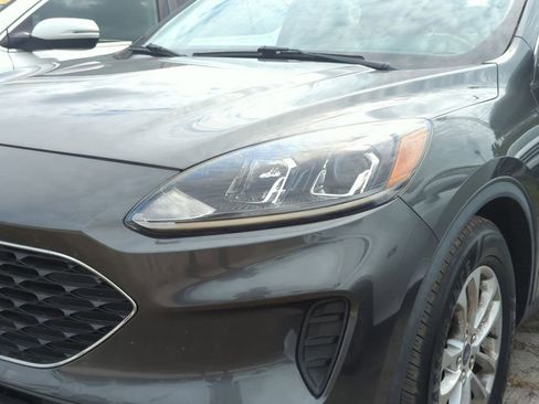 Used 2020 Ford Escape SE FWD image 4