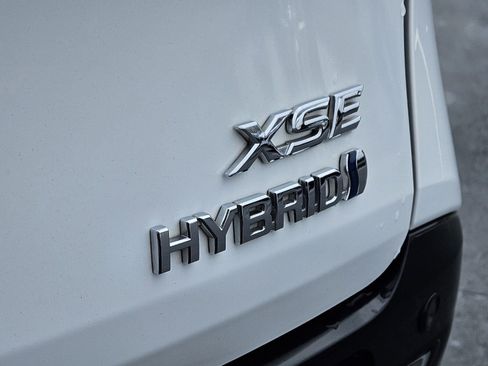 Used 2022 Toyota Sienna XSE image 17