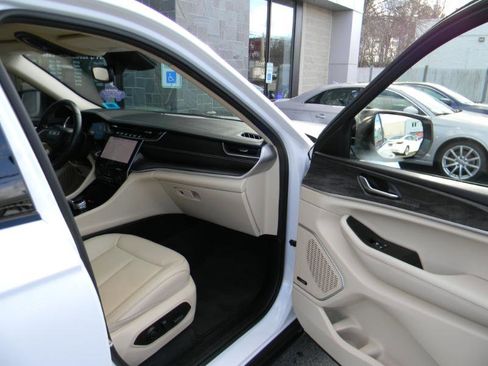 Used 2021 Jeep Grand Cherokee L Limited w/ Trailer Tow Group (B) image 22