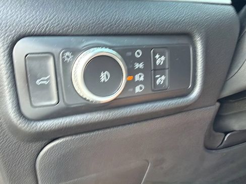 Used 2020 Ford Explorer XLT w/ Equipment Group 202A RWD image 28