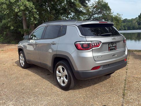 Used 2020 Jeep Compass Latitude w/ Cold Weather Group AWD/4WD image 8
