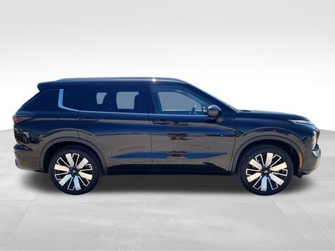 Used 2025 Mitsubishi Outlander SEL AWD/4WD image 9
