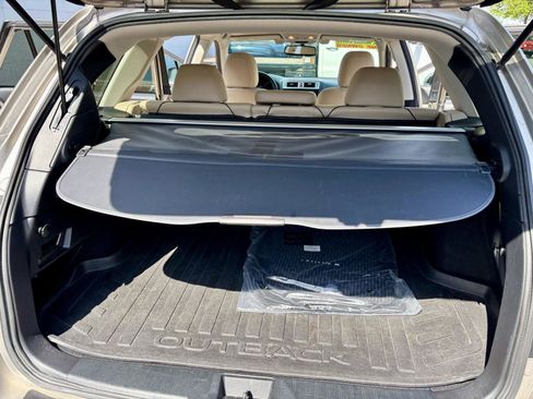 Used 2015 Subaru Outback 2.5i Limited AWD/4WD image 18