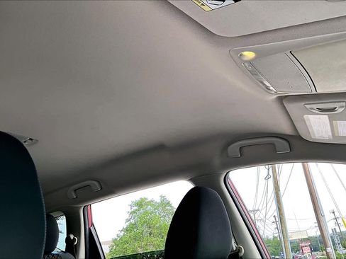 Used 2018 Nissan Rogue SV FWD image 14