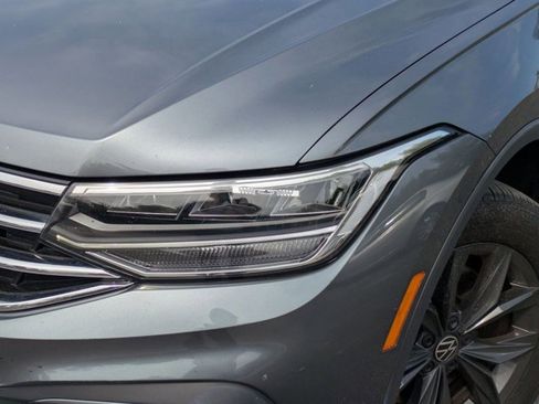 Used 2024 Volkswagen Tiguan SE image 6