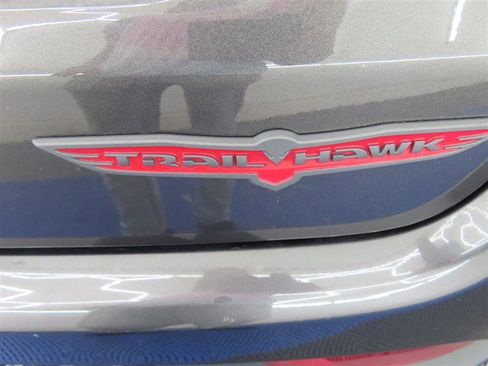 Used 2024 Jeep Compass Trailhawk image 14